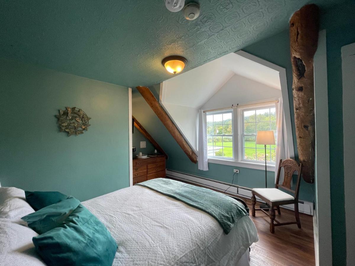 Stone Hearth Inn And Eatery Chester Eksteriør bilde